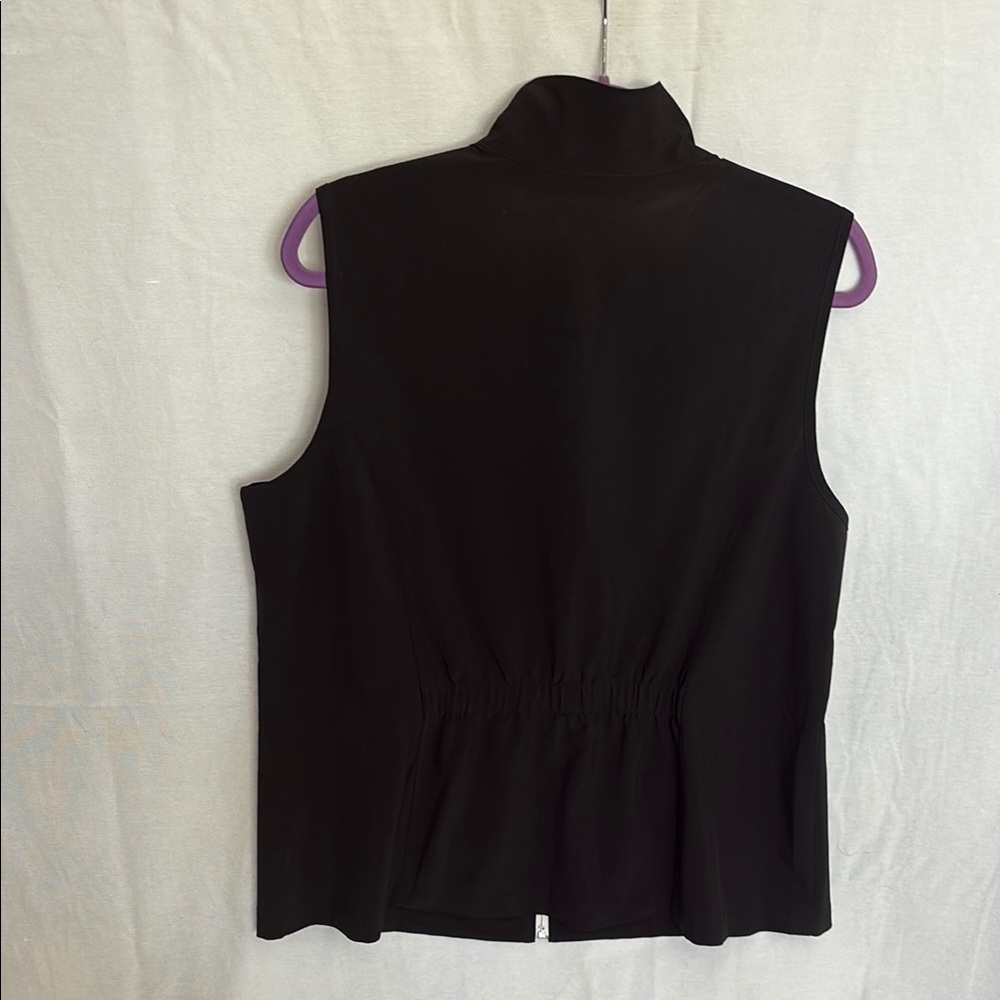 Weekends by Chicos Black Lightweight Athleisure Vest - Size 2.0 - Picture 4 of 10